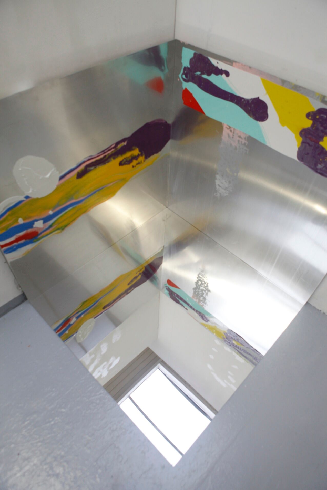 Surface II, lacquer on aluminium and mirror, each one 120 cm x 120 cm, 2014/ 2015